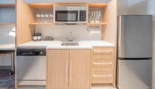 Studio Suite with Two Double Beds - Non-Smoking
