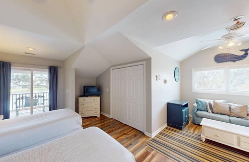 Litchfield by the Sea Villa | Relaxing Retreat by the Lake Pool & Resort Perks