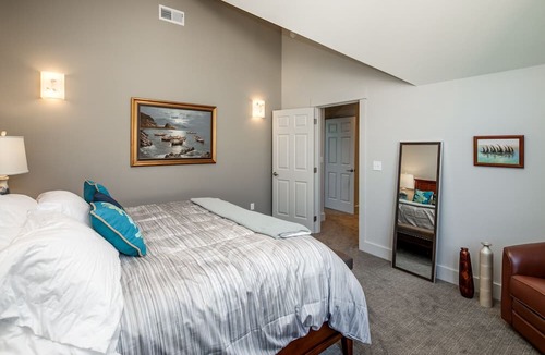 La Conner Apartment | La Conner, Tillinghast Residence A #400