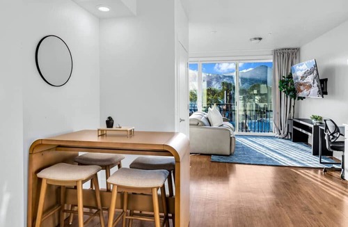 Sugar House Apartment | Sugarhouse - Panoramic Mountain Views! Studio!