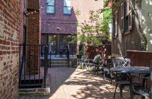 Historic District Hotel | Charming Downtown Hotel Room w/Vintage Character + Historic Site