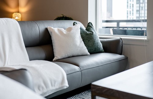 Rio Grande Apartment | Convention Ctr Lux 2BR Pool,Htub,Gym,Theatre,Pkg