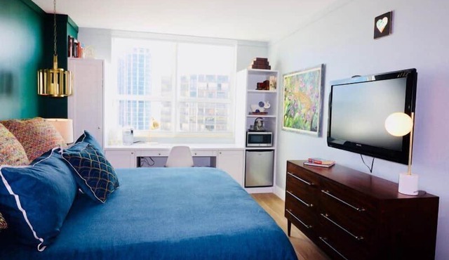 Adorable 12th Floor Standard Unit-Parking Included
