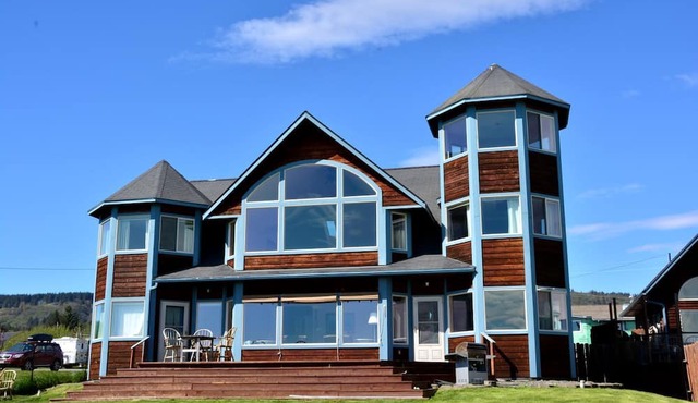 Stunning Beachside Vacation Rental for Family or Group Glamping Escapes to Alaska