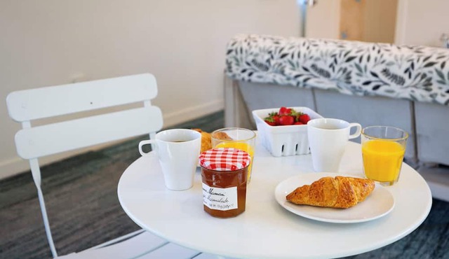 Day Dreams by AvantStay | Modern Loft w/Views of Hollywood Sign | A+ Location