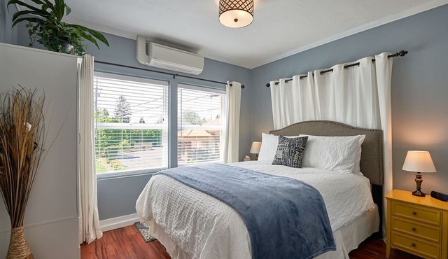 Luxury Flat in Downtown Newberg - Suite #5