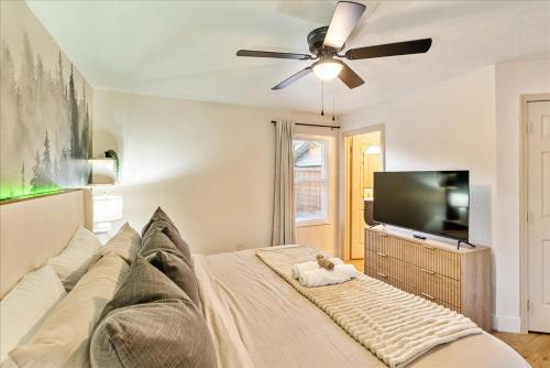 Hot Tub Getaway and Quiet Home Near Downtown SLC