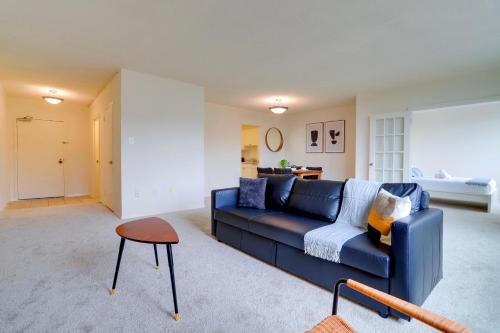 Stylish Crystal City Flat - Pool & Fitness